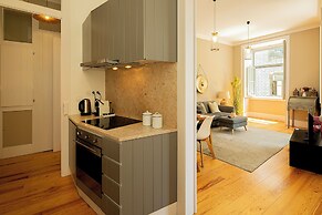 Baixa Apartment by Les Deux Mariettes