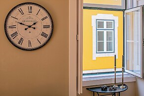 Baixa Apartment by Les Deux Mariettes