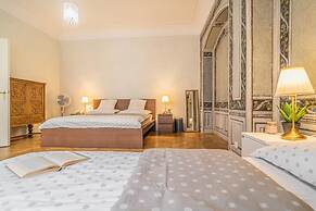 Prague Bliss Apartment - Lesser Town Charm