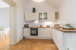 Prague Bliss Apartment - Lesser Town Charm
