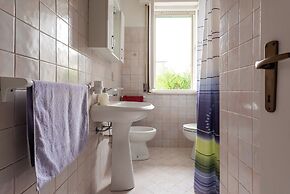 Luminous Apartment With Garden