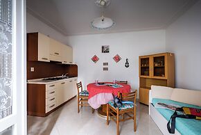 Luminous Apartment With Garden