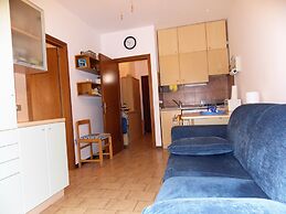 Flat With Parking Only 100m From the Beach