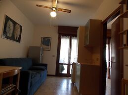 Flat With Parking Only 100m From the Beach