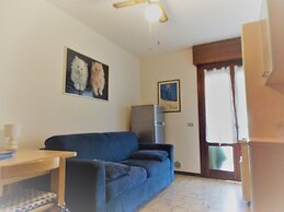 Flat With Parking Only 100m From the Beach