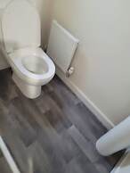 Central 2 Bed Home - Parking, Ev Point, Garden