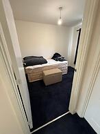 Central 2 Bed Home - Parking, Ev Point, Garden