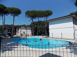 Luminous Flat in Bibione With Garden