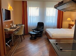 KRAL Suite Hotel & Serviced Apartment