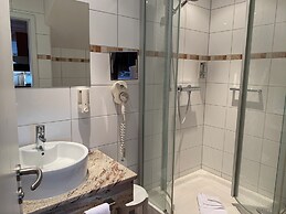 KRAL Suite Hotel & Serviced Apartment