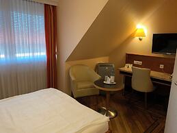 KRAL Suite Hotel & Serviced Apartment
