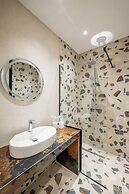 Tirent Apartment-Modern 1-Bedroom Stay Near Liqeni i Thatë