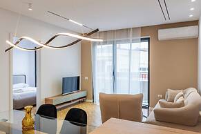 Tirent Apartment-Modern 1-Bedroom Stay Near Liqeni i Thatë