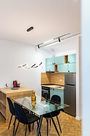 Tirent Apartment-Modern 1-Bedroom Stay Near Liqeni i Thatë