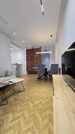 Tirent Apartment-Modern 1-Bedroom Stay Near Liqeni i Thatë