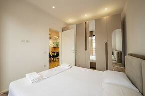 Tirent Apartment-Modern 1-Bedroom Stay Near Liqeni i Thatë