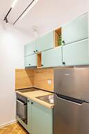 Tirent Apartment-Modern 1-Bedroom Stay Near Liqeni i Thatë