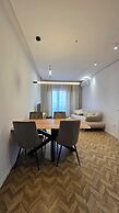 Tirent Apartment-Modern 1-Bedroom Stay Near Liqeni i Thatë