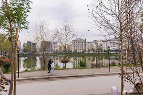 Tirent Apartment-Modern 1-Bedroom Stay Near Liqeni i Thatë