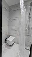 Tirent Apartment-Modern 1-Bedroom Stay Near Liqeni i Thatë