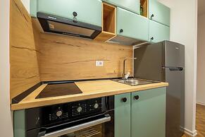 Tirent Apartment-Modern 1-Bedroom Stay Near Liqeni i Thatë
