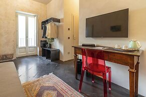 P43 Sicilian Suites