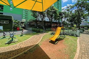 2Br Green Pramuka City Apartment Near Shopping Center