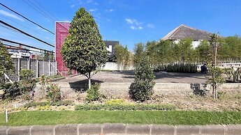 Cozy And Enjoy Living Studio (No Kitchen) Apartment At Skales Residenc