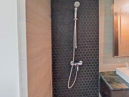 Cozy And Enjoy Living Studio (No Kitchen) Apartment At Skales Residenc