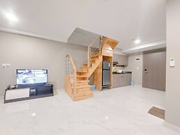 Cozy Living 2Br Loft Apartment Grand Jati Junction