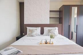 Homey Simply Studio Room At Pollux Chadstone Apartment