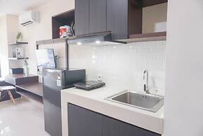 Homey Simply Studio Room At Pollux Chadstone Apartment