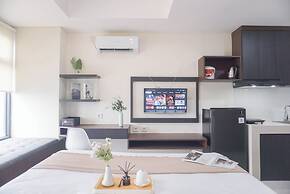 Homey Simply Studio Room At Pollux Chadstone Apartment