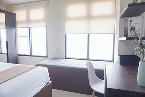 Homey Simply Studio Room At Pollux Chadstone Apartment