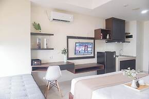 Homey Simply Studio Room At Pollux Chadstone Apartment