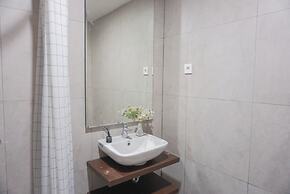 Homey Simply Studio Room At Pollux Chadstone Apartment