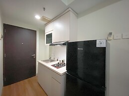 Cozy And Best Deal Studio Apartment Grand Dhika City