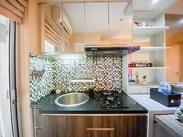 Best And Homey 2Br At Bassura City Apartment