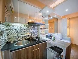 Best And Homey 2Br At Bassura City Apartment