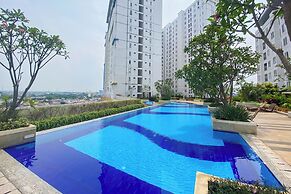 Best And Homey 2Br At Bassura City Apartment