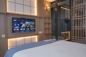 Warm And Well Designed 1Br At The Smith Alam Sutera Apartment