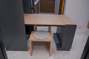 Warm And Well Designed 1Br At The Smith Alam Sutera Apartment