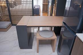 Warm And Well Designed 1Br At The Smith Alam Sutera Apartment