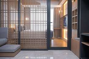 Warm And Well Designed 1Br At The Smith Alam Sutera Apartment