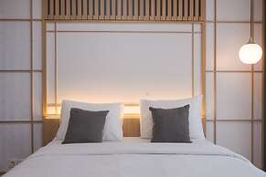 Warm And Well Designed 1Br At The Smith Alam Sutera Apartment