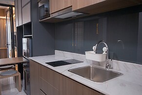 Warm And Well Designed 1Br At The Smith Alam Sutera Apartment