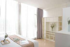 Elegant And Best Deal 1Br At L'Avenue Pancoran Apartment