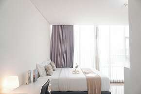 Elegant And Best Deal 1Br At L'Avenue Pancoran Apartment