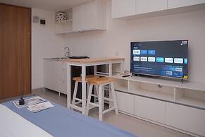 Warm And Simply Studio At Cisauk Point Apartment
