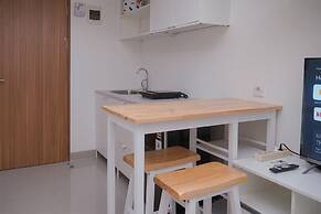 Warm And Simply Studio At Cisauk Point Apartment